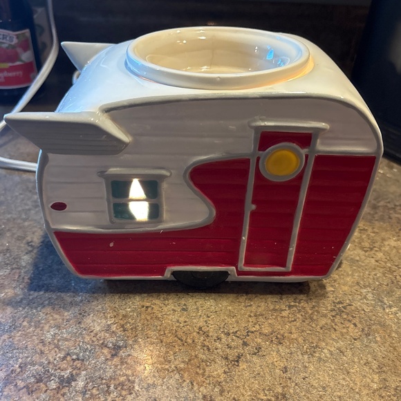 Scentsy wax warmer- Camper Edition - Picture 1 of 3